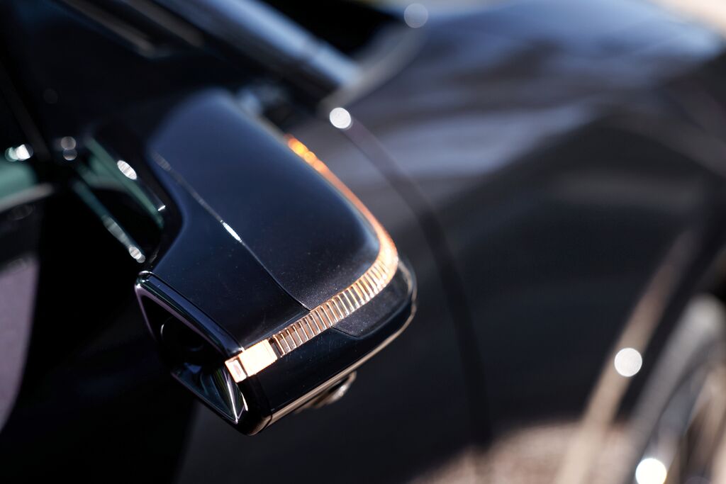 Mazda CX-6e gallery image 9